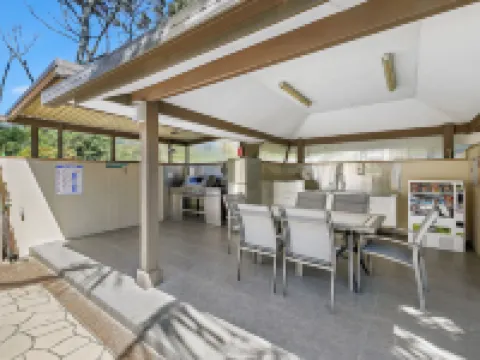 Smugglers on the Beach Hotels in Korora