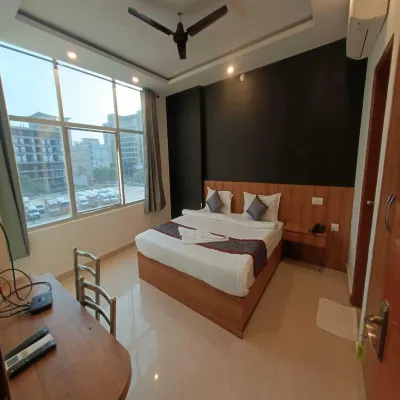 Treebo Silver Stallion