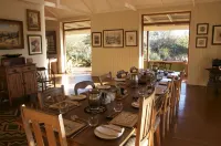 Three Tree Hill Lodge Hotels in Bergville