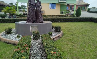 Renajoe Exclusive Guesthouse Tema Community 9