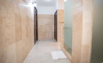 Paradise Hot Springs