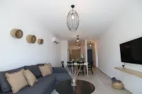 Phaedrus Living: Seaside Luxury Flat Limnaria 152 Hotel a 