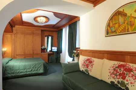 Sporthotel Europa Sul Lago Отели рядом с достопримечательностью «Chiesa di San Biagio»