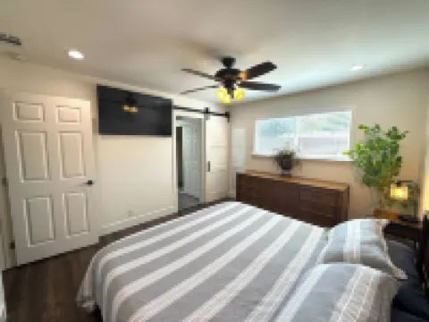 3bd/2ba Remodeled Luxury Home + Steam Shower!