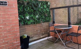 Le Hub - 1Br Apartment - Sleeps 2 - WiFi