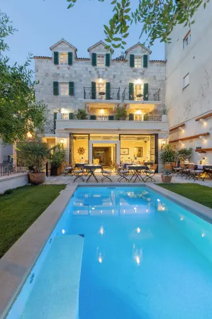 Casa Columba Отели рядом с достопримечательностью «Tucepi Beach»