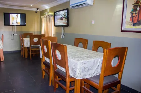 Serendipity Anchotel Отели рядом с достопримечательностью «Kalakuta Museum»