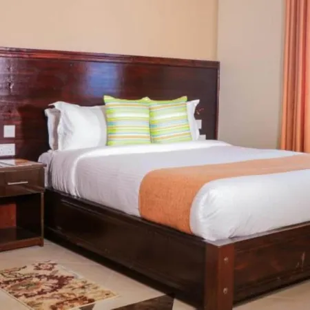 Skyward Mua Hotel
