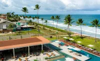 Cais Eco Residência Muro Alto by Sintta - Pools
