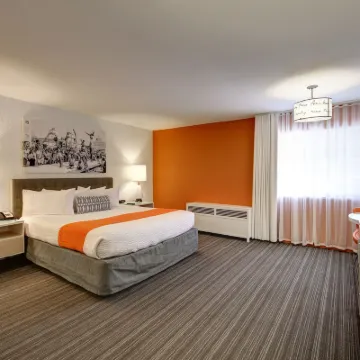 Inn at Venice Beach Hotels near Tongva Park