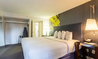 Comfort Inn & Suites Baltimore Inner Harbor - Housity
