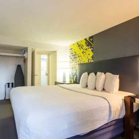 Comfort Inn & Suites Baltimore Inner Harbor