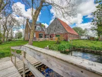 B&B Farm Grutsk in Suwald with Private Harbour Hotels in Suwald