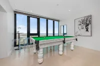 Melbourne City Apartments Panoramic Skyview Penthouse Hotel di South Melbourne
