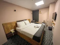 Life Artemis Otel Hotel in zona Cigli Necip Fazıl Kısakürek High School