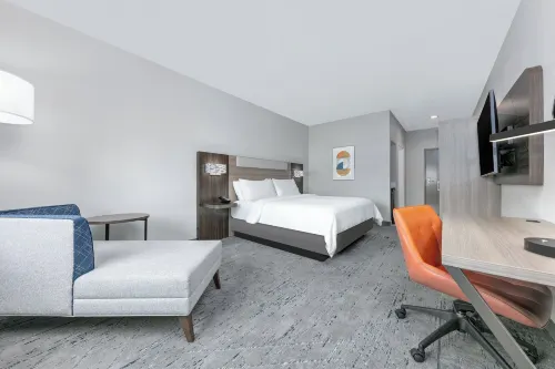 Holiday Inn Express & Suites Winnie