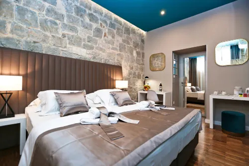 Riva Luxury Rooms