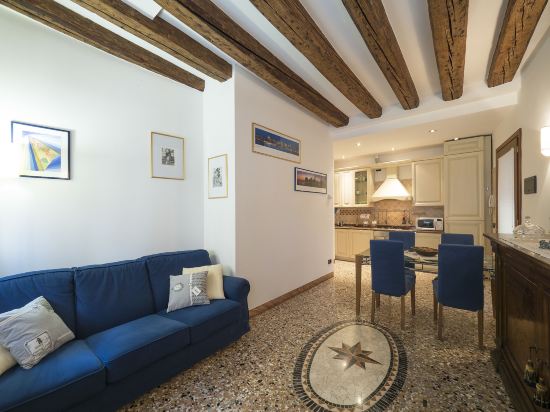 Romantic Lagoon - Canal View