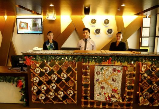 1. 퍼살 호텔 - ..