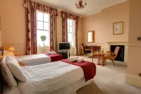 Russell Hotel