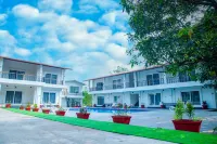The Green Jungle Resort Hotels in Takave