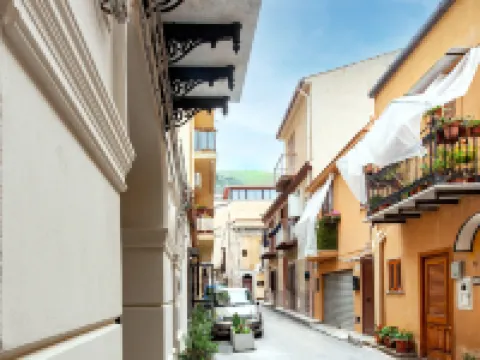 Palazzo Al Carmine Hoteles en Monreale