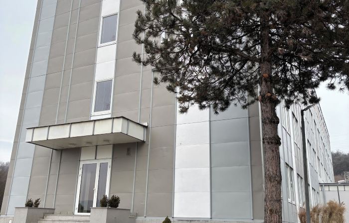 City Hotel B&B, Reception 24 7, 800m od-from R1, Free Parking