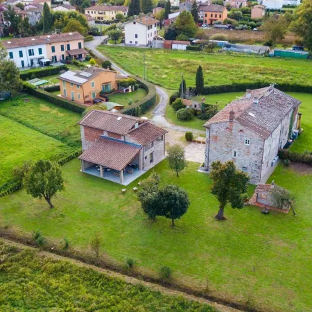 Villa Brunetta, Discover Your Modern But Traditional Villa in Lucca