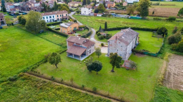 Villa Brunetta, Discover Your Modern But Traditional Villa in Lucca