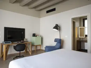 Savona 18 Suites