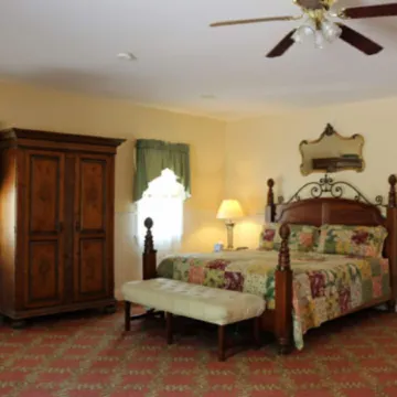 Kearsarge Inn