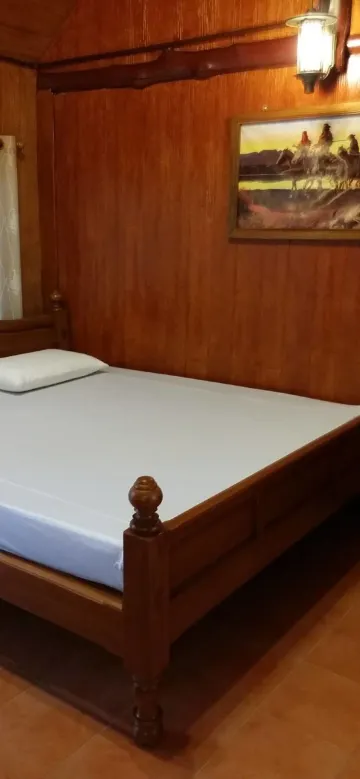 ห้องเตียงใหญ่ พร้อมวิวสวน