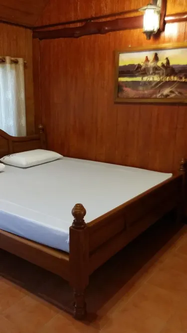 ห้องเตียงใหญ่ พร้อมวิวสวน