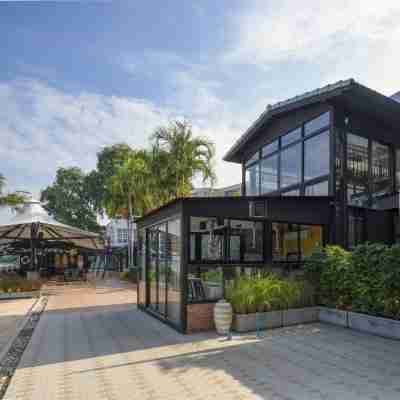 ザ ロフト シーサイド シーラーチャー ホテル Hotel Exterior