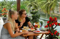 杜鵑花家庭旅館