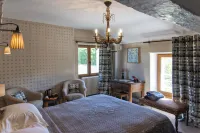 Les Deux Abbesses en Vert Hotels in Mareuil