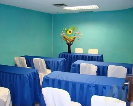 Hotel Chacao Cumberland Отели рядом с достопримечательностью «Edificio Chataing»