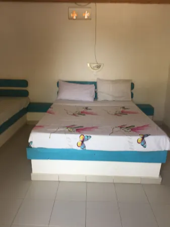 Les Cristaux Roses Отели в г. Рюфиск