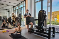 The WB Abu Dhabi Hotel, Curio Collection by Hilton - Fitnessstudio