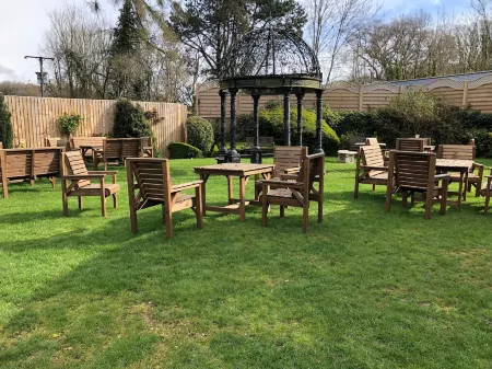 De Courceys Manor Suites & Cottages Отели в г. Gwaelod-y-garth