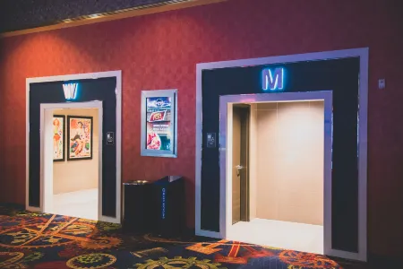 Cannery Casino and Hotel Отели рядом с достопримечательностью «Counts Kustoms»