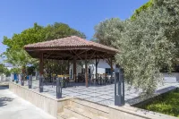 Risus Garden Marina Hotel