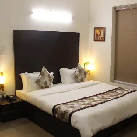 Hotel Sai Отели в г. Округ Ревари