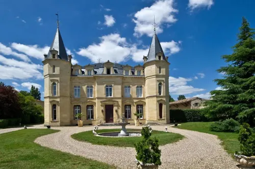 Chateau Pontet d'Eyrans & Spa Hotel a Civrac-de-Blaye