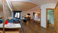 Cavallino Lovely Hotel Hotels in Andalo
