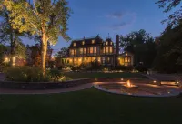 The Cliffside Inn Hotels in Newport