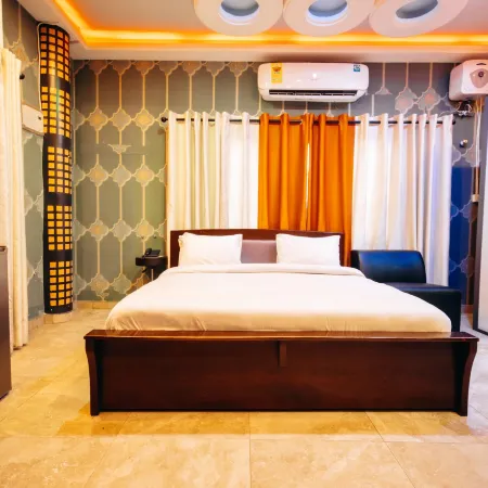Plus 33 Hotel