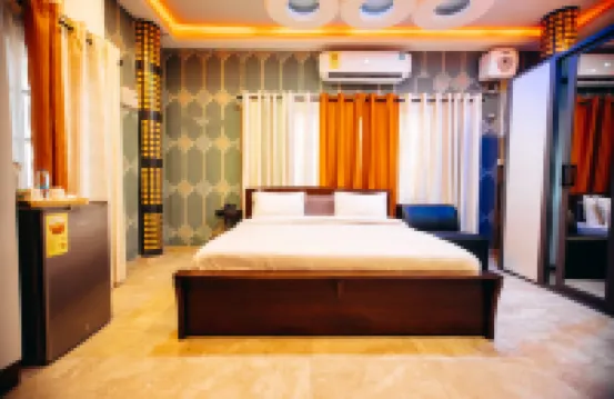 Plus 33 Hotel Hotels in 