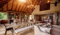 Khaya Ndlovu Safari Manor