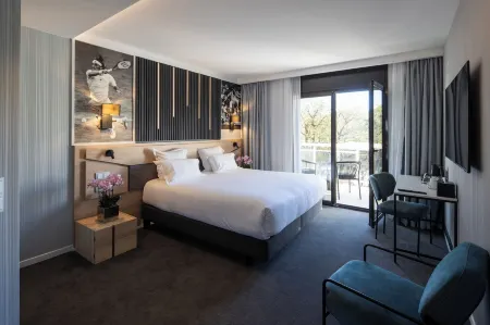 Mouratoglou Hotel & Resort Отели рядом с достопримечательностью «Fernand-Léger National Museum»